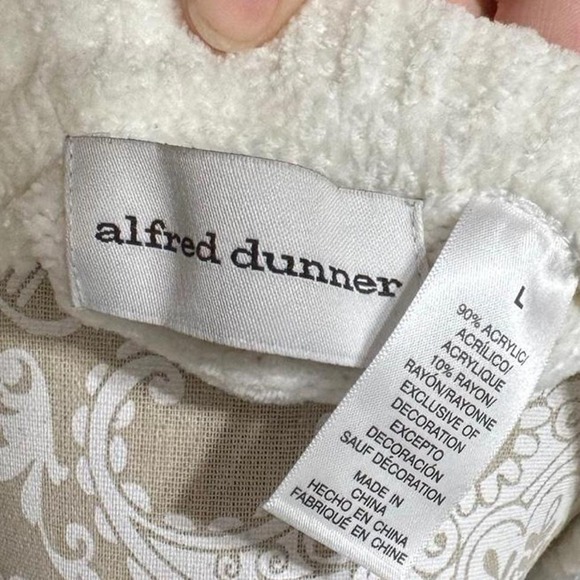 Vintage Holiday Floral Embroidered Sweat White Brown Red and Black Size Large - Picture 6 of 6